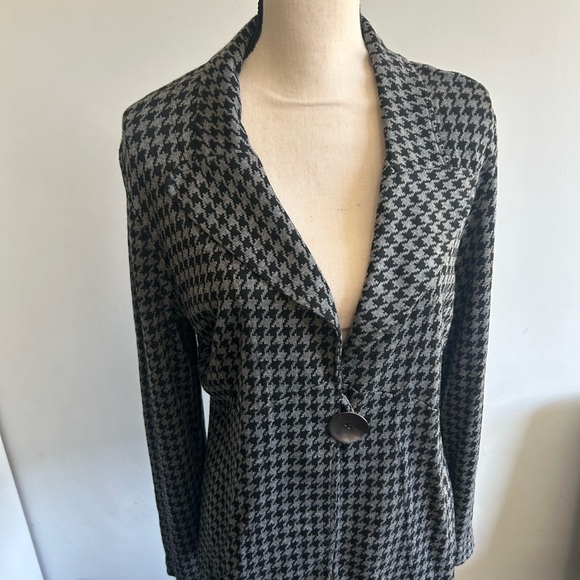 diane kennedy Jackets & Blazers - Diane Kennedy Houndstooth Women's Jacket